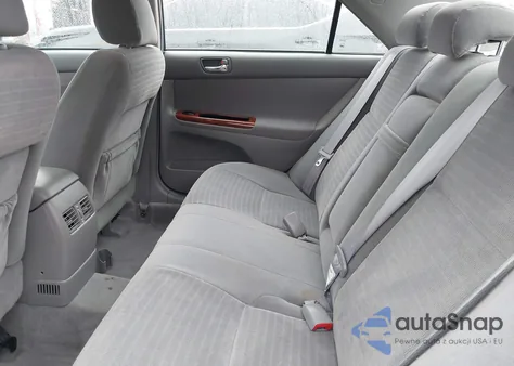 2005 Toyota Camry Xle z USA, uszkodzony, nr VIN 4T1BE30K55U986098